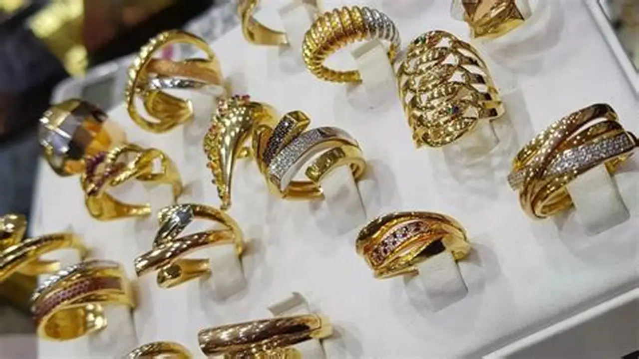 انخفاض متواصل في أسعار خواتم الذهب داخل الأسواق العالمية اليوم